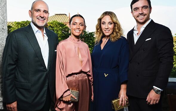 Família Amorim com o marido e os filhos no pontapé de saída do novo resort da Comporta