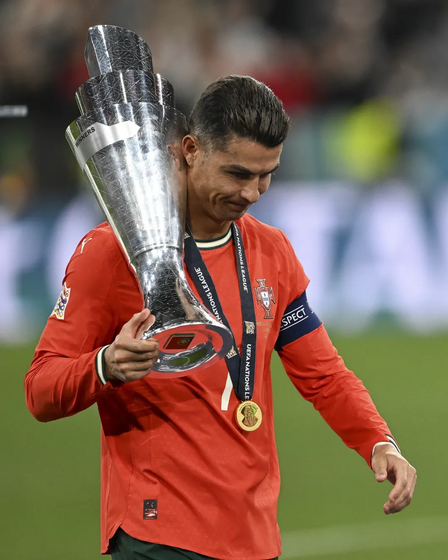 Cristiano Ronaldo celebra vitória na Liga das Nações.
