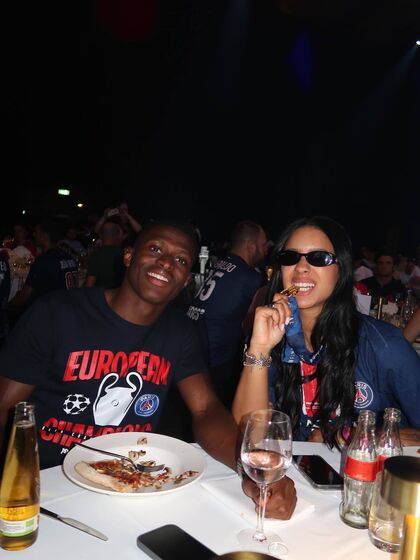 Nuno Mendes e Thalyta Silva celebram conquistas do jogador no Paris Saint-Germain e na Liga das Nações