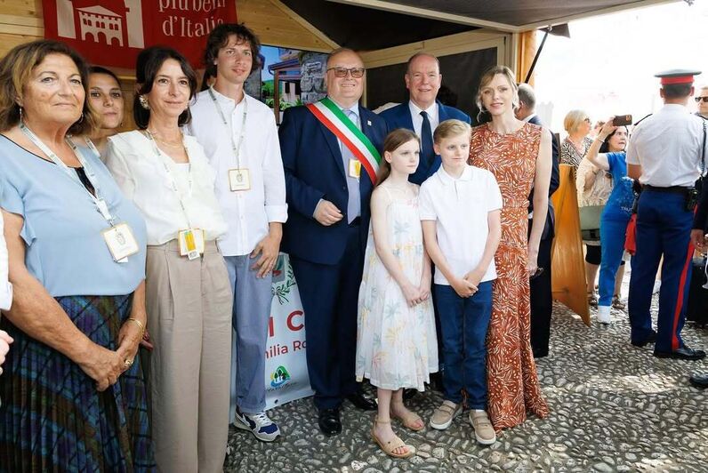 Família real do Mónaco marca presença em evento com Jacques e Gabriella