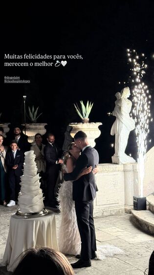 Casamento de Diogo Dalot e Cláudia Pinto Lopes oficializa relação