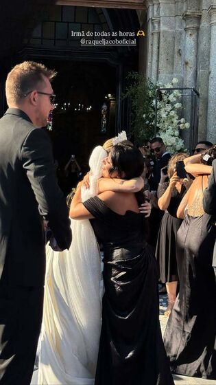 Raquel Jacob casou com José Sá num palácio; "irmã de todas as horas" presente