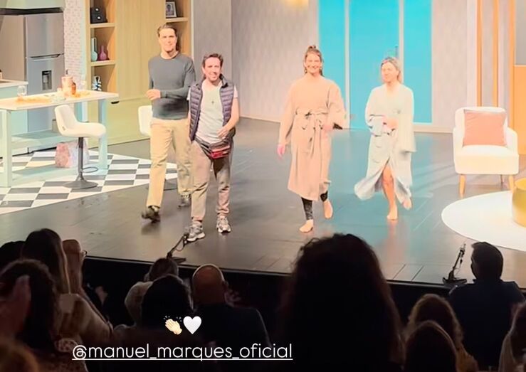 Luisinha Oliveira assiste a peça de Manuel Marques e partilha momento final do espetáculo