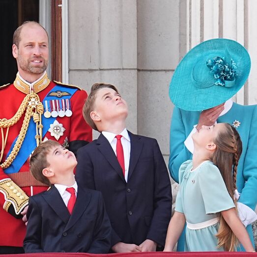 Família real reunida no Palácio de Buckingham para o evento Trooping The Colour