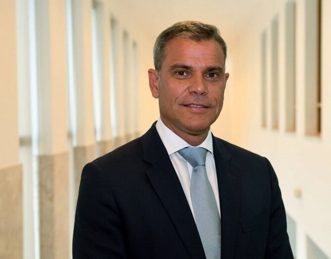 Eduardo Jesus, secretário do Turismo da Madeira, em debate na Assembleia Regional