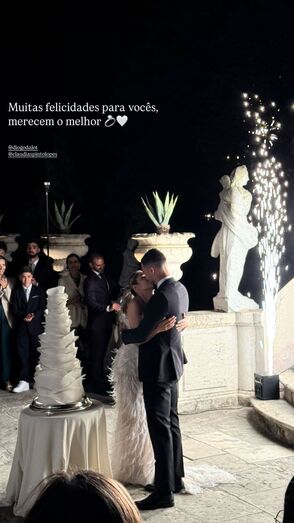Casamento de Diogo Dalot e Cláudia Pinto Lopes oficializa relação