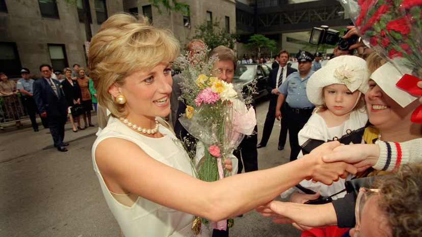 Princesa Diana e Tony Blair, relação e conselhos revelados em biografia
