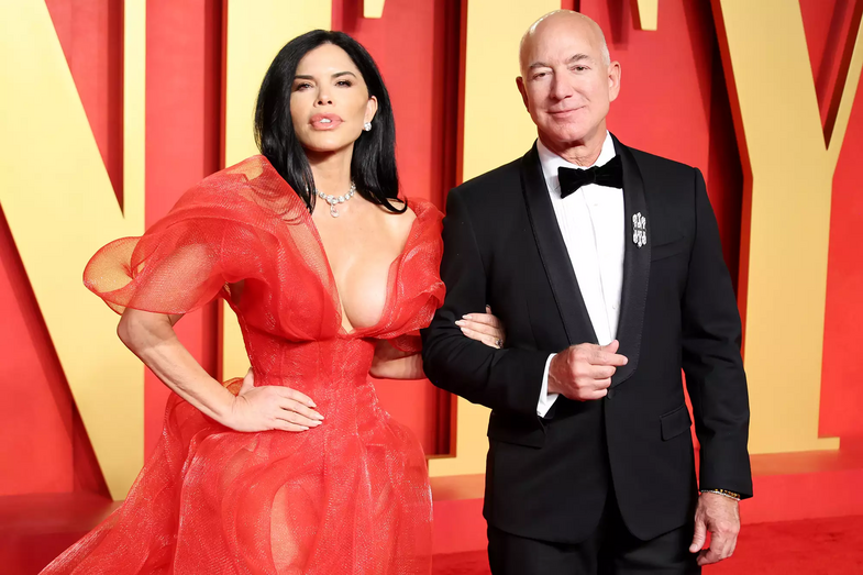Lauren Sanchez mostra o resultado de cirurgias com Jeff Bezos