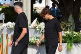 Colegas de Diogo Jota no funeral prestam homenagem.
