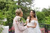 Princesa Iman partilha fotos de casamento com avó, Farah Diba
