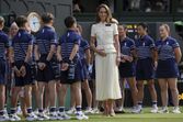 Kate Middleton visita Wimbledon com jovens desportistas