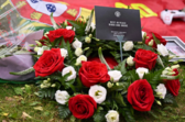 Homenagem a Diogo e André do Manchester United com coroa de flores