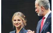 Leonor e rei Felipe VI nos Prémios Girona. Transição de estilo para a princesa