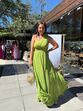 Sara Norte escolheu um vestido verde lima