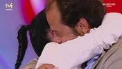 João Moura Caetano assume namoro e beija a namorada em direto