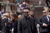 Filho de Ozzy Osbourne, Jack, no funeral do pai