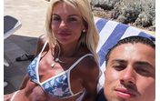 Fanny Rodrigues mostra fotos de férias com o filho e o namorado em Ibiza.
