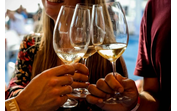 Festival de vinho com vista para o Tejo oferece provas, petiscos e concertos em Lisboa.
