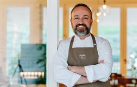 EXCLUSIVO 'CHEFS MICHELIN'. Chef Pedro Lemos trocou a engenharia civil pela cozinha, "uma paixão que rapidamente se revelou vocação" 