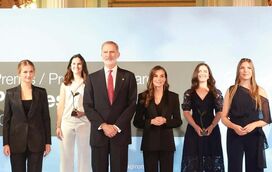 Felipe, Letizia, Leonor e Sofia brilham nos prémios da Fundação Princesa de Girona