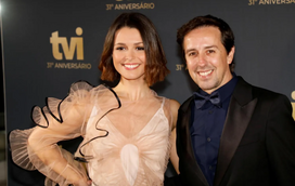A filha, os amigos e a namorada. Como Manuel Marques está a um ponto de perder tudo em um mês