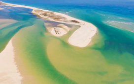Praias kids friendly! As águas mais calmas para os miúdos se divertirem neste verão
