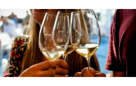 Vem aí um evento para os amantes de vinho com direito a concertos e vista para o Tejo