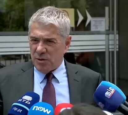 Jornalistas tomam atitude e deixam José Sócrates a falar sozinho