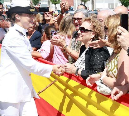 Uma verdadeira estrela! Princesa Leonor é recebida por multidão entusiasmada na Galiza