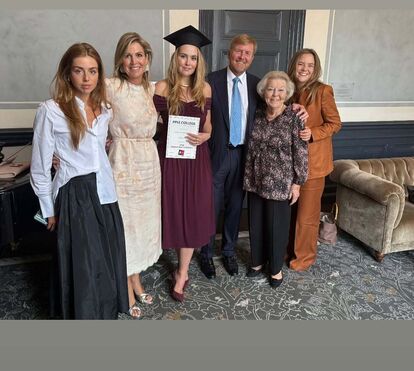 No 'exílio', após ameaças da máfia, princesa Amalia da Holanda celebra fim da licenciatura rodeada da família real