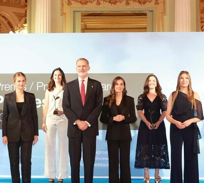 Felipe, Letizia, Leonor e Sofia brilham nos prémios da Fundação Princesa de Girona