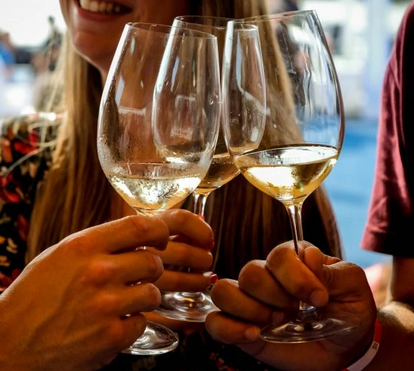 Vem aí um evento para os amantes de vinho com direito a concertos e vista para o Tejo