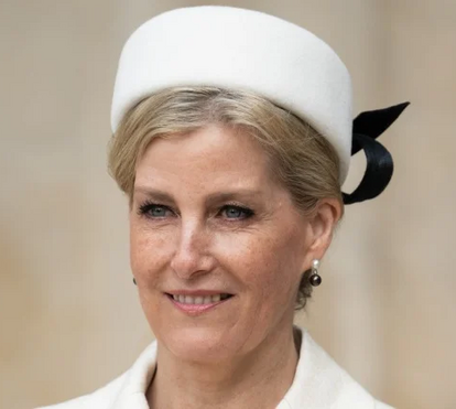 Quase 28 anos depois, Sophie Rhys-Jones revela enfim as razões de não ter ido ao funeral princesa Diana 