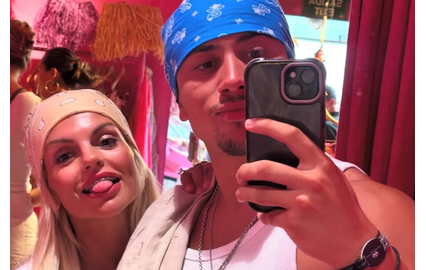 Fanny Rodrigues mostra fotos de férias em Ibiza com o filho e o namorado