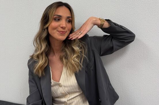 Rebeca Caldeira, influenciadora digital, alcança 300 mil seguidores