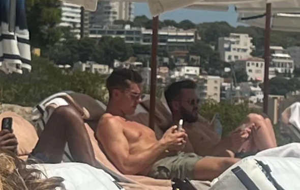Gyökeres aproveita férias em Maiorca com empresário