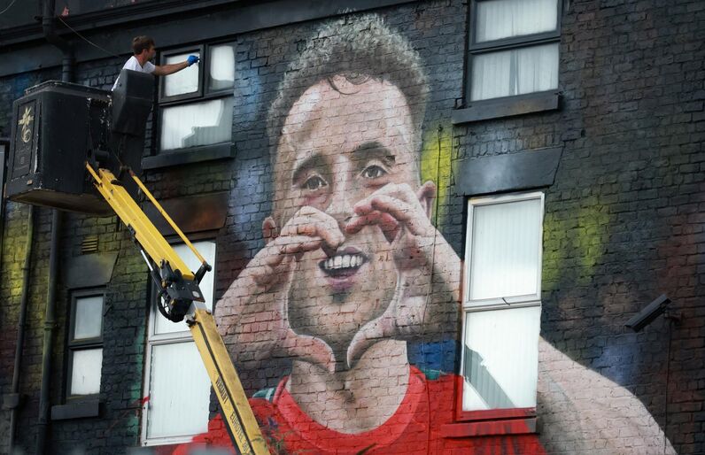 Liverpool homenageia Diogo Jota com um mural, após tragédia
