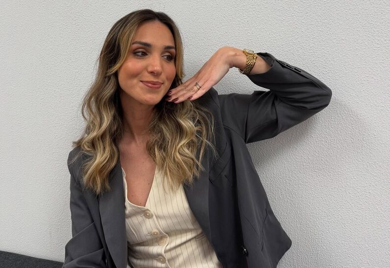 Rebeca Caldeira, influenciadora digital, alcança 300 mil seguidores