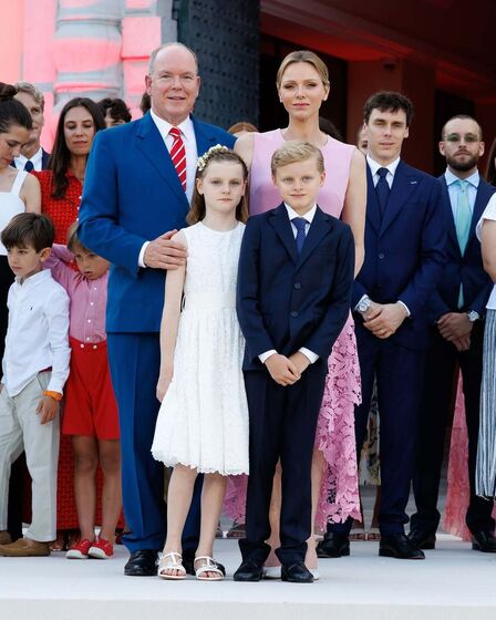 Família Grimaldi reunida no Mónaco, incluindo o príncipe Alberto e Charlene