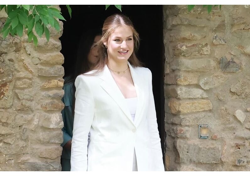 Princesa Leonor demonstra elegância e adaptação em eventos mediáticos