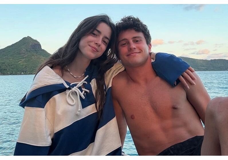 João Neves e Madalena Aragão desfrutam de férias românticas