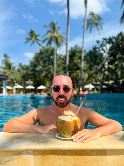 Flávio Furtado desfruta de férias de luxo entre a Tailândia e as Maldivas