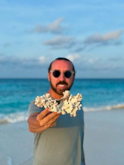 Flávio Furtado desfruta de férias de luxo nas Maldivas