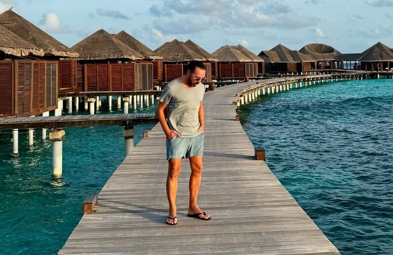 Flávio Furtado relaxa nas Maldivas, após temporada na Tailândia