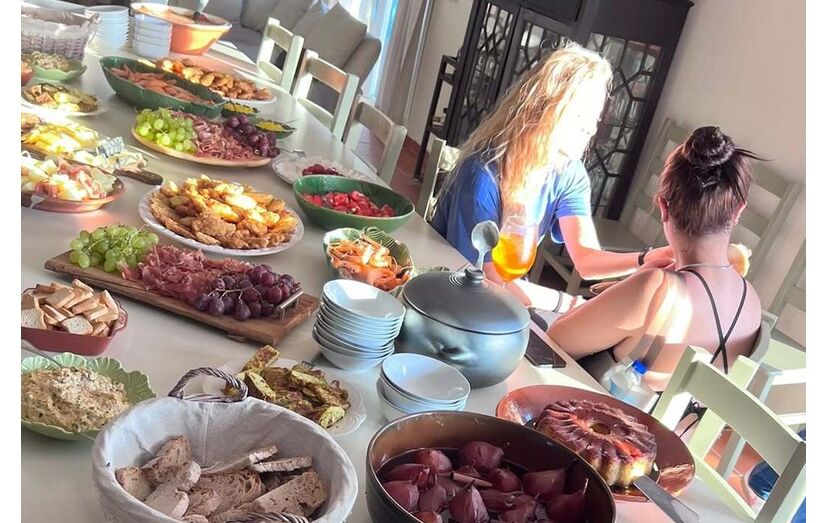 Alejandro Sanz relaxa com a família durante as férias