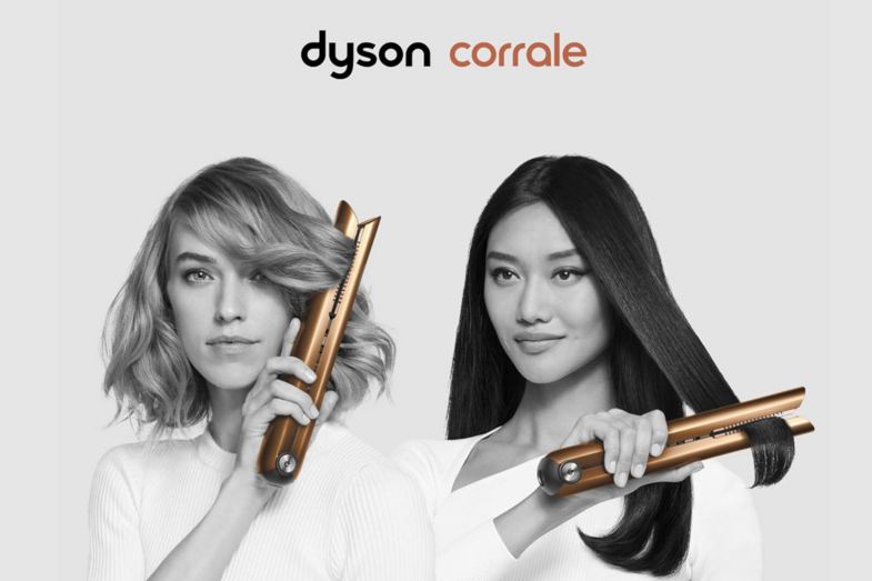 Mulheres utilizam o Dyson Corrale para alisar o cabelo
