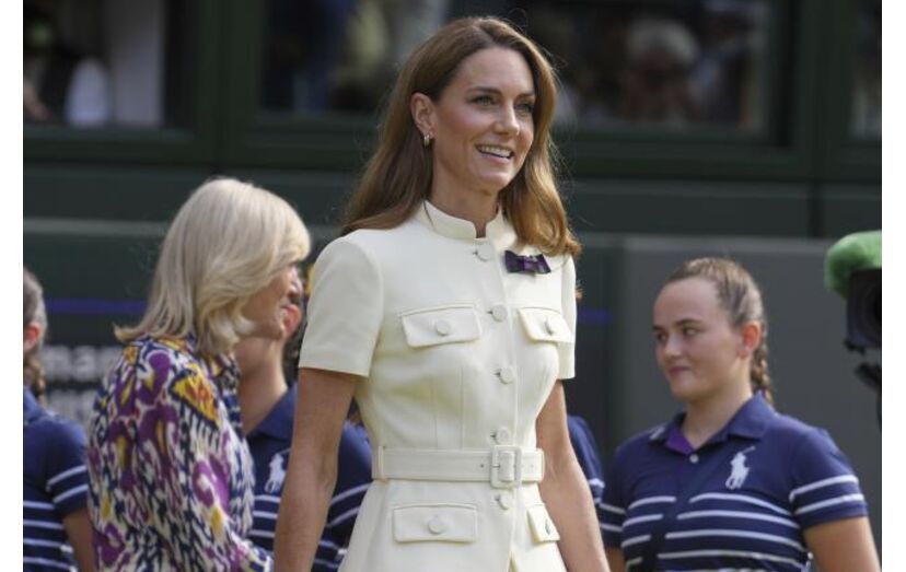 Kate Middleton visita Wimbledon com um vestido elegante