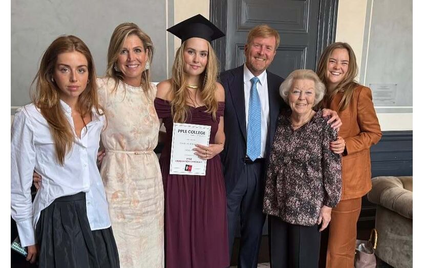 Princesa Amalia da Holanda celebra licenciatura em Direito pela Universidade de Amesterdão