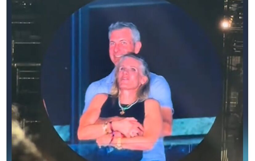 CEO apanhado na "kiss cam" com outra mulher num concerto dos Coldplay