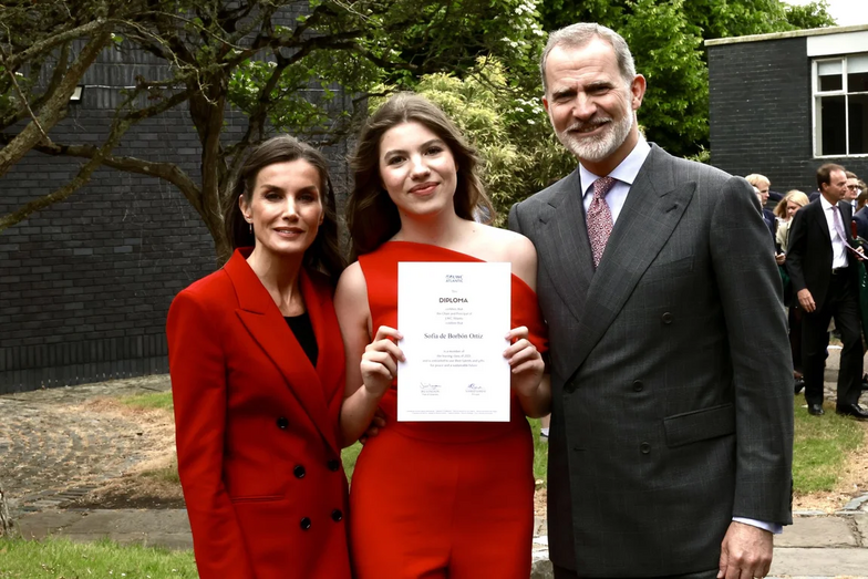 Infanta Sofia, Felipe e Letizia.
